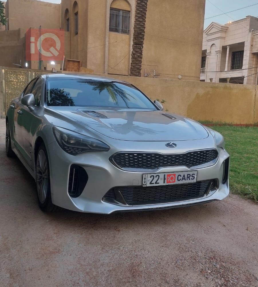 كيا ستينغر